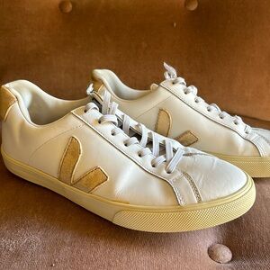 Veja Women Esplar White Gold Metallic Leather Comfortable Sneakers size 8